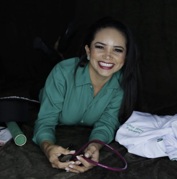 Dra. Gleice Santos, especialista em Enfermagem Integrativa e Estética